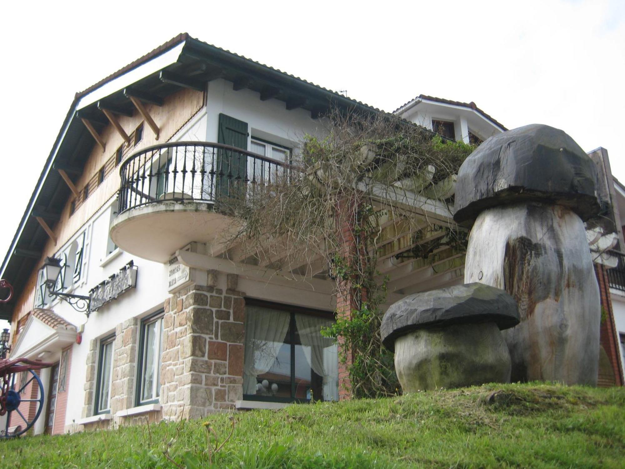 Hotel Gurutzeberri Oiartzun Esterno foto