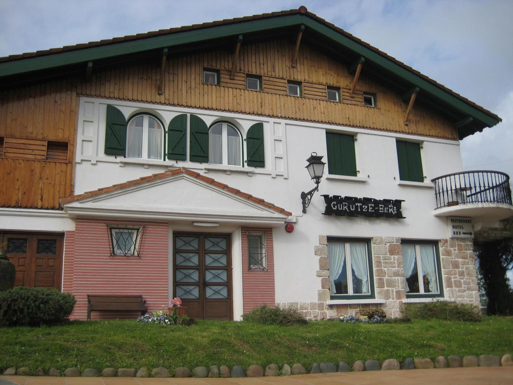 Hotel Gurutzeberri Oiartzun Esterno foto