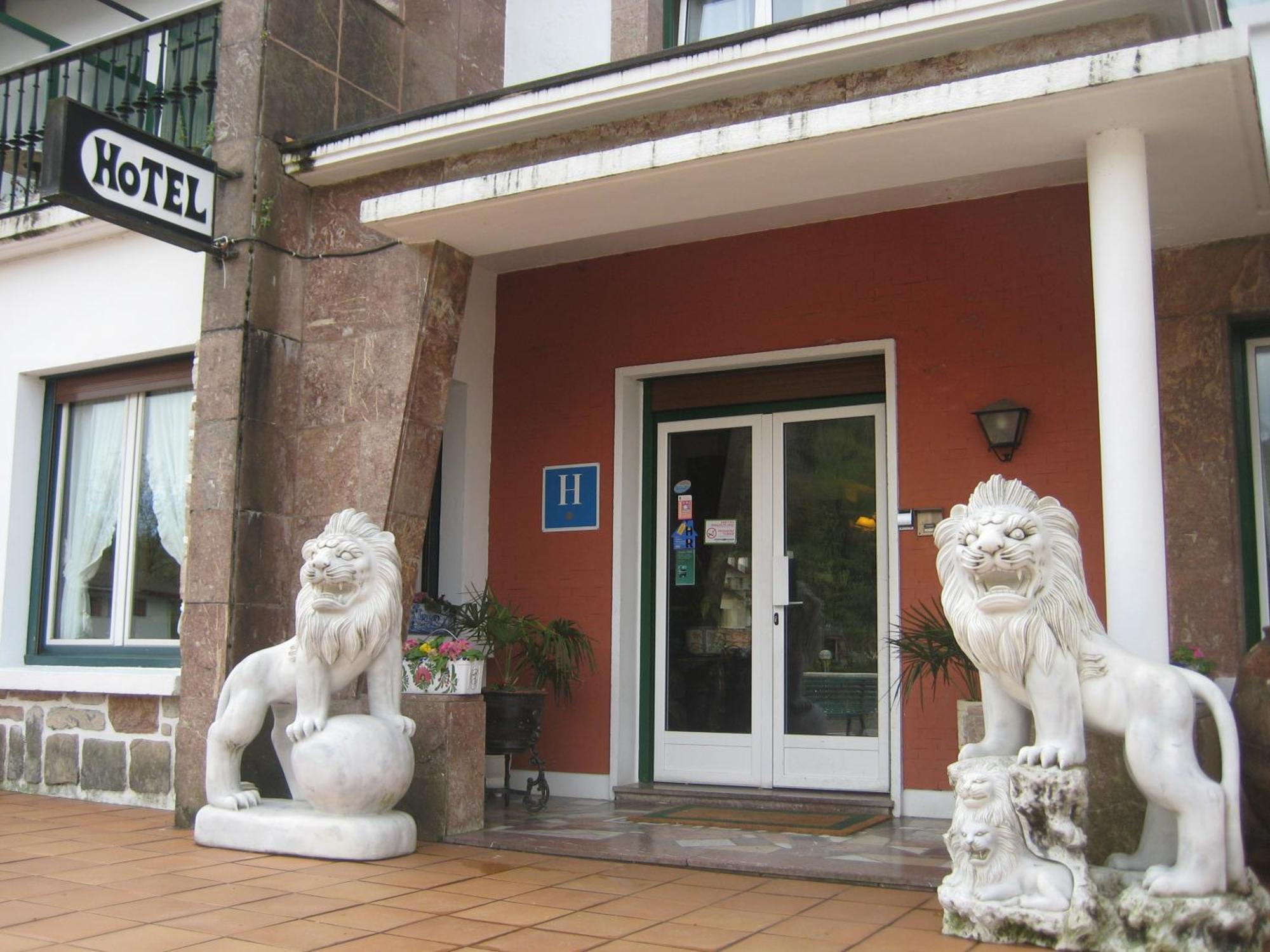 Hotel Gurutzeberri Oiartzun Esterno foto